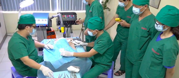 Kĩ sư Việt chế tạo dao mổ cầm máu với chi phí 320 triệu - Sputnik Việt Nam