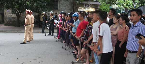 Nghệ An: Vây bắt đối tượng mang “hàng nóng” cố thủ trong nhà - Sputnik Việt Nam