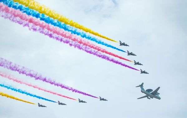 Máy bay trong buổi diễn tập duyệt binh ở Bắc Kinh - Sputnik Việt Nam