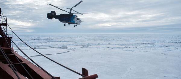 Tàu phá băng nguyên tử Yamal và máy bay trực thăng ở Bắc Cực Tàu phá băng nguyên tử Yamal và máy bay trực thăng ở Bắc Cực - Sputnik Việt Nam