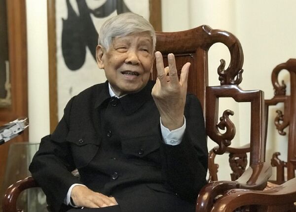 Nguyên Tổng Bí thư Lê Khả Phiêu: Tôi chưa từng có can thiệp gì vào công việc chính sự sau khi nghỉ công tác, anh Mười cũng không. Nguyên Tổng Bí thư Lê Khả Phiêu: Tôi chưa từng có can thiệp gì vào công việc chính sự sau khi nghỉ công tác, anh Mười cũng không. - Sputnik Việt Nam