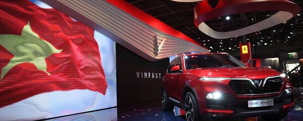 Màn ra mắt 2 xe hơi của VinFast: Đẳng cấp và thấm đẫm tinh thần tự hào dân tộc! - Sputnik Việt Nam