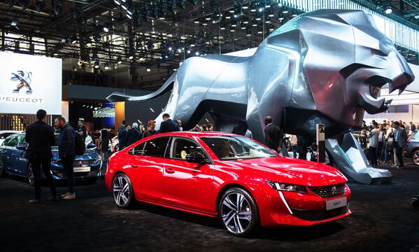 Giới thiệu mẫu xe mới PEUGEOT 508 GT tại lễ khai mạc triển lãm ô tô quốc tế Paris Motor Show - Sputnik Việt Nam