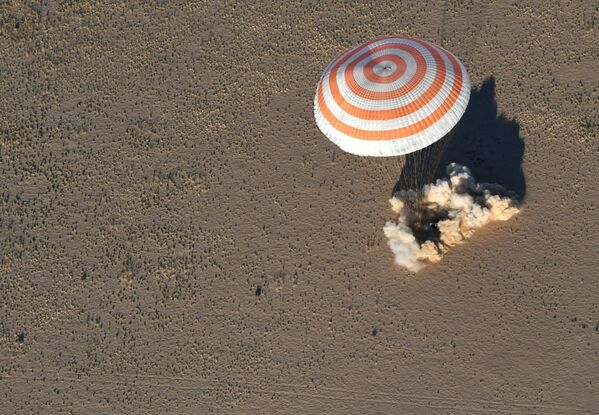 Thiết bị đổ bộ của tàu “Soyuz MS-08” - Sputnik Việt Nam