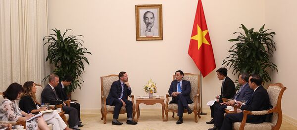 Phó Thủ tướng Vương Đình Huệ tiếp ông Edward Vaizey. Phó Thủ tướng Vương Đình Huệ tiếp ông Edward Vaizey. - Sputnik Việt Nam