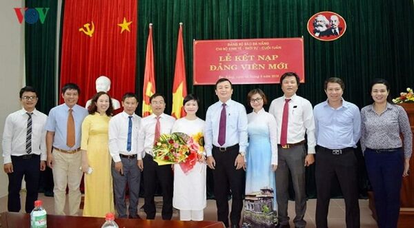 Lễ kết nạp đảng viên mới. - Sputnik Việt Nam