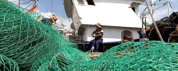 Các ngư dân trên tàu đánh cá Trung Quốc  - Sputnik Việt Nam