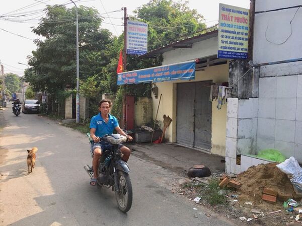 Ki ốt nơi xảy ra án mạng đóng kín cửa sau sự việc. - Sputnik Việt Nam