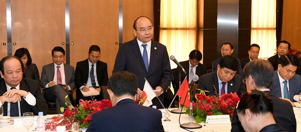 Thủ tướng Nguyễn Xuân Phúc toạ đàm với các DN BĐS Nhật Bản. - Sputnik Việt Nam