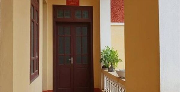 Phòng Chủ tịch UBND xã Long Hưng khóa trái cửa Phòng Chủ tịch UBND xã Long Hưng khóa trái cửa - Sputnik Việt Nam