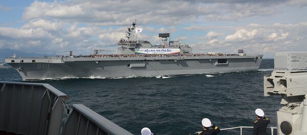 Tàu 015-Trần Hưng Đạo thực hiện nghi thức chào Tổng thống nước chủ nhà và đại biểu các nước Tàu 015-Trần Hưng Đạo thực hiện nghi thức chào Tổng thống nước chủ nhà và đại biểu các nước - Sputnik Việt Nam