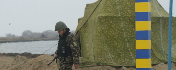 Lính biên phòng Ukraina trên biên giới Ukraina - Nga khu vực biển Azov Lính biên phòng Ukraina trên biên giới Ukraina - Nga khu vực biển Azov - Sputnik Việt Nam