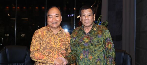 Thủ tướng Nguyễn Xuân Phúc gặp song phương Tổng thống Philippines Rodrigo Duterte - Sputnik Việt Nam