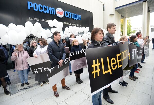 Các nhà báo vừa tổ chức hành động ủng hộ ông Vyshinsky ở Matxcova - Sputnik Việt Nam