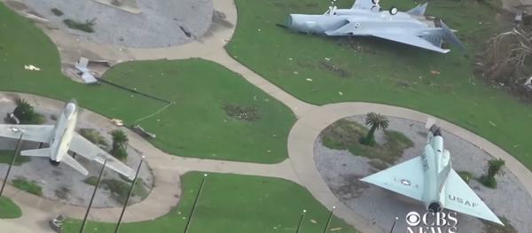 Ở Florida  bão Michael làm hư hại một số máy bay chiến đấu F-22 - Sputnik Việt Nam