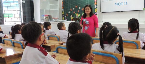 Chương trình phổ thông Việt Nam nặng vì sắp xếp và phương pháp dạy học chưa hợp lý (Ảnh minh họa) Chương trình phổ thông Việt Nam nặng vì sắp xếp và phương pháp dạy học chưa hợp lý (Ảnh minh họa) - Sputnik Việt Nam