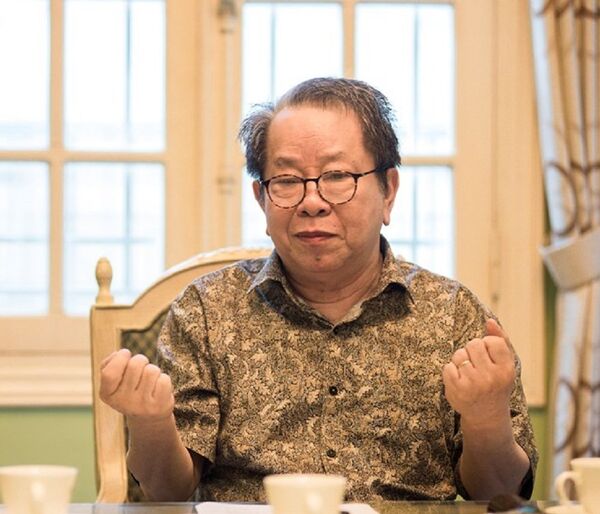 Ông Nguyễn Trần Bạt Ông Nguyễn Trần Bạt - Sputnik Việt Nam