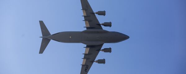 Chiếc máy bay vận tải quân sự Boeing C-17 Globemaster Chiếc máy bay vận tải quân sự Boeing C-17 Globemaster - Sputnik Việt Nam