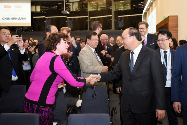 Thủ tướng Nguyễn Xuân Phúc và các DN Áo tại Diễn đàn kinh tế Việt Nam-Áo. - Sputnik Việt Nam