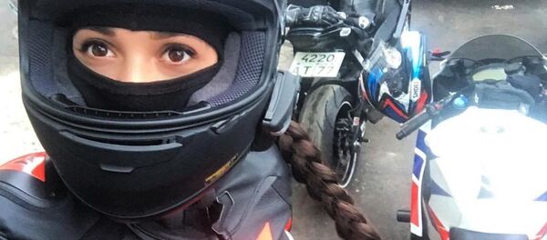 Nữ blogger kiêm tay đua xe máy Olga Petrova - Sputnik Việt Nam