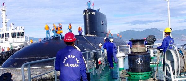 Kiểm tra kỹ thuật tàu ngầm Kilo tại Nhà máy X52 Kiểm tra kỹ thuật tàu ngầm Kilo tại Nhà máy X52 - Sputnik Việt Nam