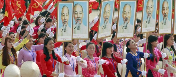 Những người tham gia cuộc diễu hành kỷ niệm Ngày quốc khánh Việt Nam lần thứ 70 lần thứ 70 - Sputnik Việt Nam