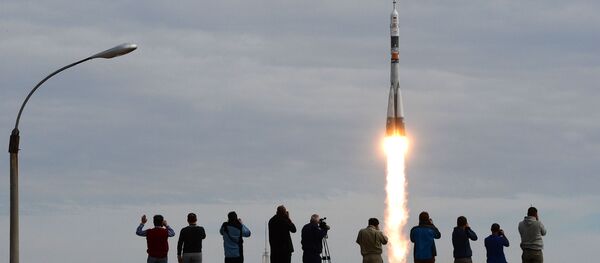 Tàu vũ trụ Soyuz TMA-18M khởi hành từ sân bay Baikonur - Sputnik Việt Nam