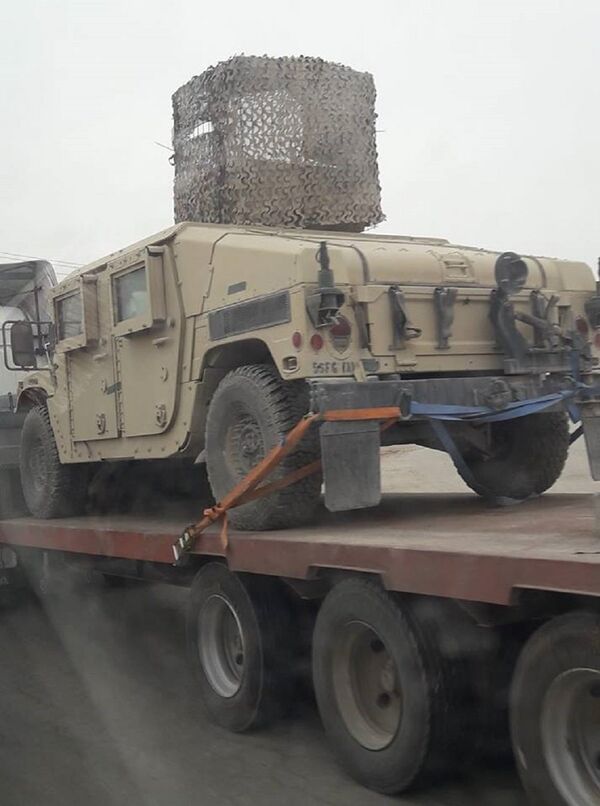 Hội đồng quân sự Manbij: Mỹ gửi cho chúng tôi xe bọc thép và vũ khí hạng nặng - Sputnik Việt Nam