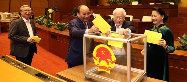 Đại biểu Quốc hội bỏ phiếu bầu Chủ tịch nước. - Sputnik Việt Nam