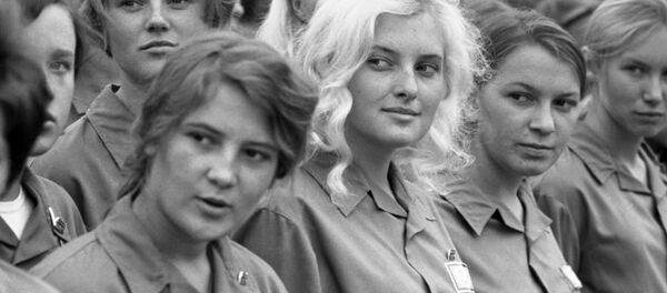 Thành viên nhóm xây dựng sinh viên của Đại học Xây dựng Kỹ thuật Kuibyshev Moskva, 1974 Thành viên nhóm xây dựng sinh viên của Đại học Xây dựng Kỹ thuật Kuibyshev Moskva, 1974 - Sputnik Việt Nam