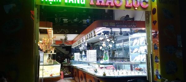 Tiệm vàng Thảo Lực luôn trong tình trạng vắng khách trong 2 ngày nay Tiệm vàng Thảo Lực luôn trong tình trạng vắng khách trong 2 ngày nay - Sputnik Việt Nam