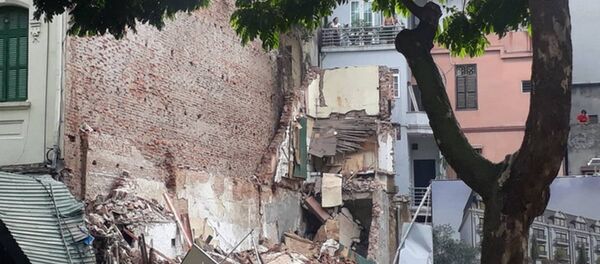 Một ngôi nhà gần Hồ Gươm bất ngờ đổ sập gây tiếng nổ lớn - Sputnik Việt Nam