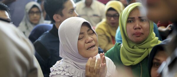 Thân nhân của hành khách Lion Air flight JT610 - Sputnik Việt Nam