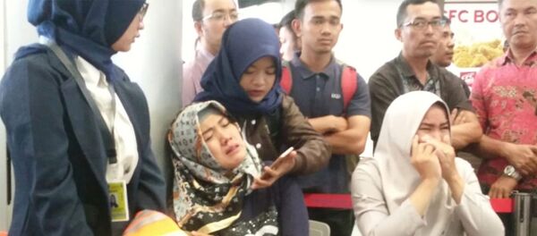 Thân nhân của hành khách Lion Air flight JT610 - Sputnik Việt Nam