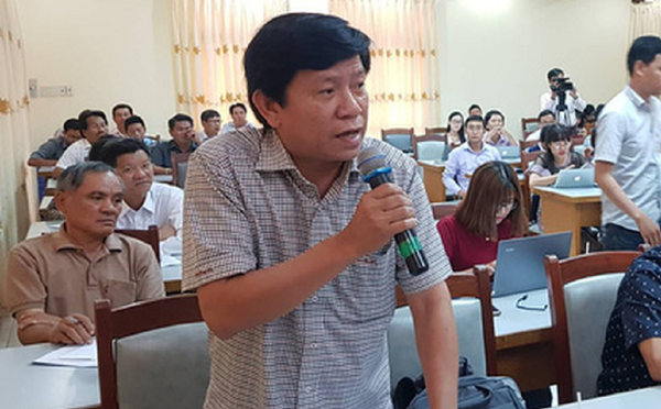 Đại diện báo Tuổi Trẻ đặt câu hỏi với ban tổ chức Đại diện báo Tuổi Trẻ đặt câu hỏi với ban tổ chức - Sputnik Việt Nam