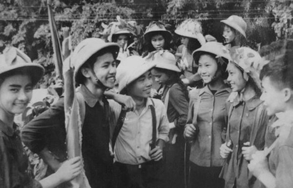 Xẻ dọc Trường Sơn đi cứu nước  - Sputnik Việt Nam