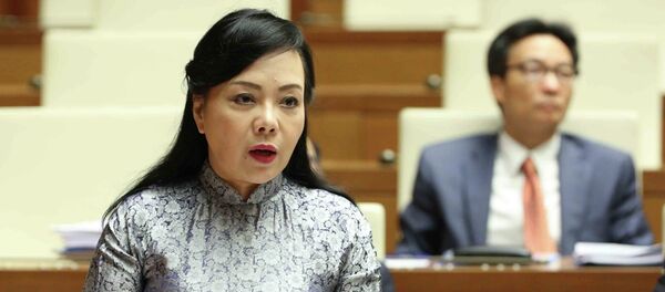 Bộ trưởng Bộ Y tế Nguyễn Thị Kim Tiến trả lời chất vấn của các Đại biểu Quốc hội về vấn đề làm giả bệnh án tâm thần để trốn trách nhiệm hình sự. - Sputnik Việt Nam