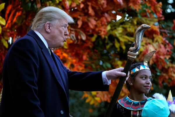 Tổng thống Mỹ Donald Trump đón Halloween tại Nhà Trắng - Sputnik Việt Nam