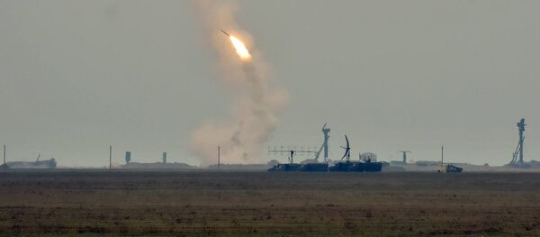 Ukraina bắn tên lửa ở vùng biên giới với Crưm Ukraina bắn tên lửa ở vùng biên giới với Crưm - Sputnik Việt Nam