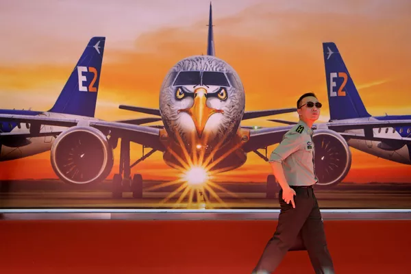 Bức hình khổ lớn máy bay Embraer E190-E2 tại triển lãm hàng không Airshow China-2018 Bức hình khổ lớn máy bay Embraer E190-E2 tại triển lãm hàng không Airshow China-2018 - Sputnik Việt Nam