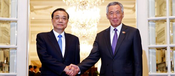Thủ tướng Quốc vụ viện CHND Trung Hoa Lý Khắc Cường và Thủ tướng Singapore Lý Hiển Long Thủ tướng Quốc vụ viện CHND Trung Hoa Lý Khắc Cường và Thủ tướng Singapore Lý Hiển Long - Sputnik Việt Nam