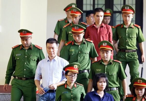 Cựu Trung tướng Phan Văn Vĩnh nhận hối lộ hàng chục tỷ đồng? - Sputnik Việt Nam