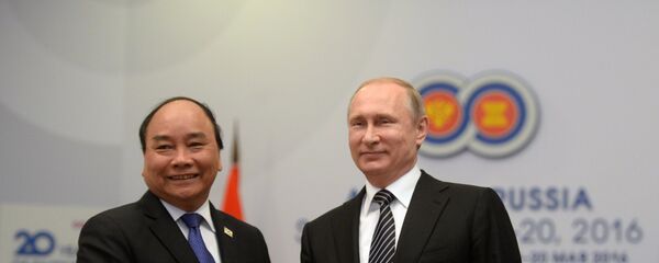 Сuộc họp giữa Tổng thống Nga Vladimir Putin và Thủ tướng nước Cộng hòa xã hội chủ nghĩa Việt Nam Nguyễn Xuân Phúc - Sputnik Việt Nam