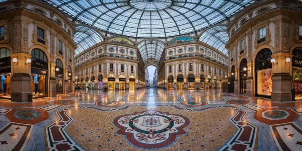 Bức ảnh Galleria Vittorio Emanuele Ii ở Milan của nhiếp ảnh gia Andrei Omelianchuk, lọt TOP-50 của hạng mục Môi trường Xây dựng, ảnh nghiệp dư, cuộc thi EPSON International Pano Awards 2018 Bức ảnh Galleria Vittorio Emanuele Ii ở Milan của nhiếp ảnh gia Andrei Omelianchuk, lọt TOP-50 của hạng mục Môi trường Xây dựng, ảnh nghiệp dư, cuộc thi EPSON International Pano Awards 2018 - Sputnik Việt Nam