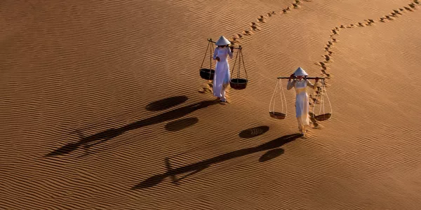 Bức ảnh Two Girls Sand Dune (Hai cô gái trong đụn cát) của nhiếp ảnh gia Chin Leong Teo, lọt TOP-50 hạng mục Phong cảnh nghiệp dư của cuộc thi EPSON International Pano Awards 2018 Bức ảnh Two Girls Sand Dune (Hai cô gái trong đụn cát) của nhiếp ảnh gia Chin Leong Teo, lọt TOP-50 hạng mục Phong cảnh nghiệp dư của cuộc thi EPSON International Pano Awards 2018 - Sputnik Việt Nam