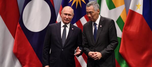 Tổng thống Nga Vladimir Putin tại hội nghị thượng đỉnh Nga-ASEAN tại Singapore - Sputnik Việt Nam
