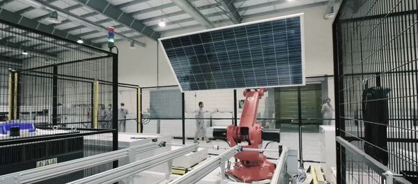 Nhà máy sản xuất tấm pin mặt trời ở Riyadh - Sputnik Việt Nam