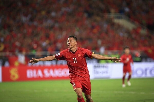 Tiền đạo Anh Đức (số 11) ghi bàn, nâng tỷ số lên 2-0 cho Việt Nam ở phút 59.  - Sputnik Việt Nam