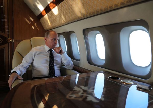 Phi công nói về việc máy bay với ông Putin hạ cánh khó khăn ở Bishkek - Sputnik Việt Nam