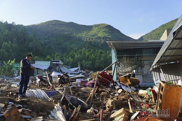 Cảnh tan hoang tại xóm Núi sáng nay - Sputnik Việt Nam